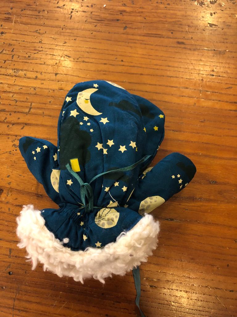 Guantes de luna y estrellas Little Green Radicals talla 5-8 años