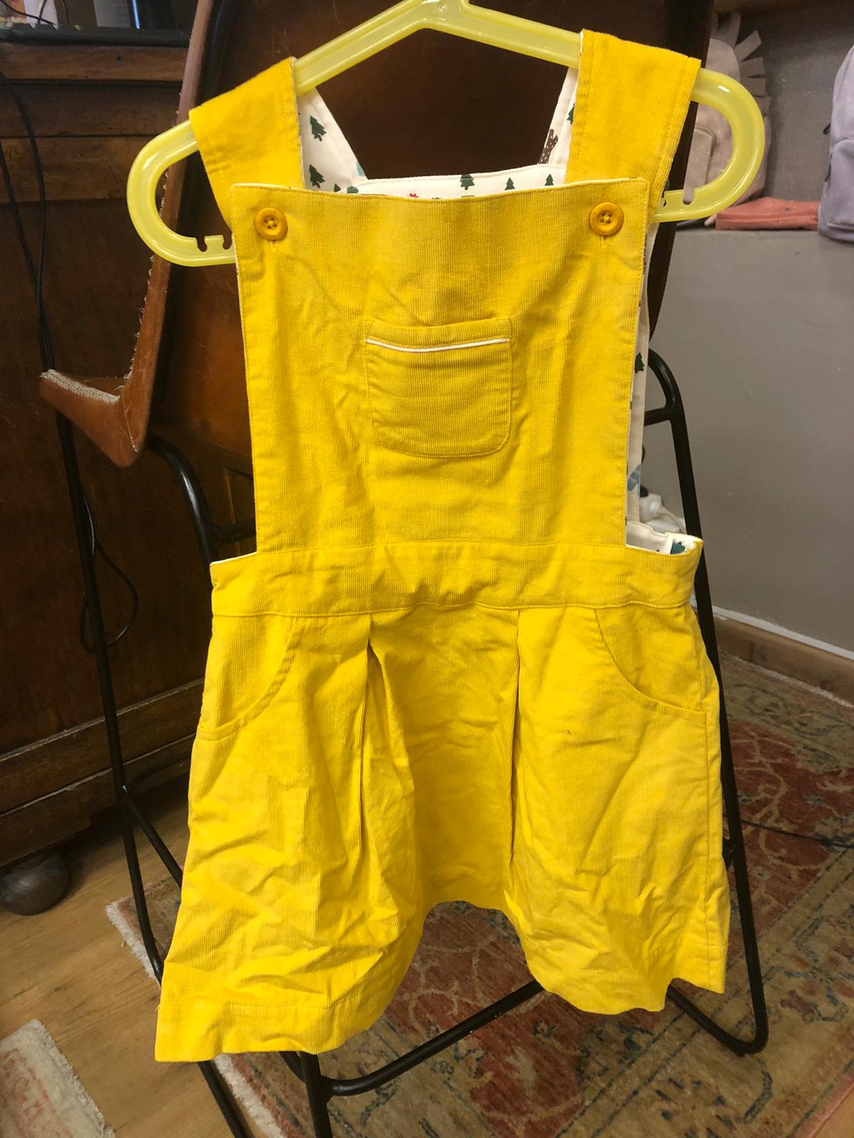 Peto amarillo con falda Little Green Radicals 5-6 años