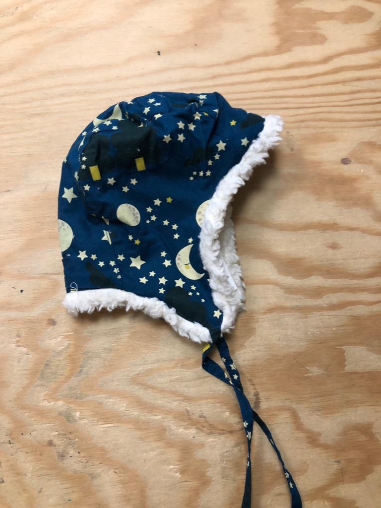 Gorro sherpa lunas y estrellas Little Green Radicals 1-3 años
